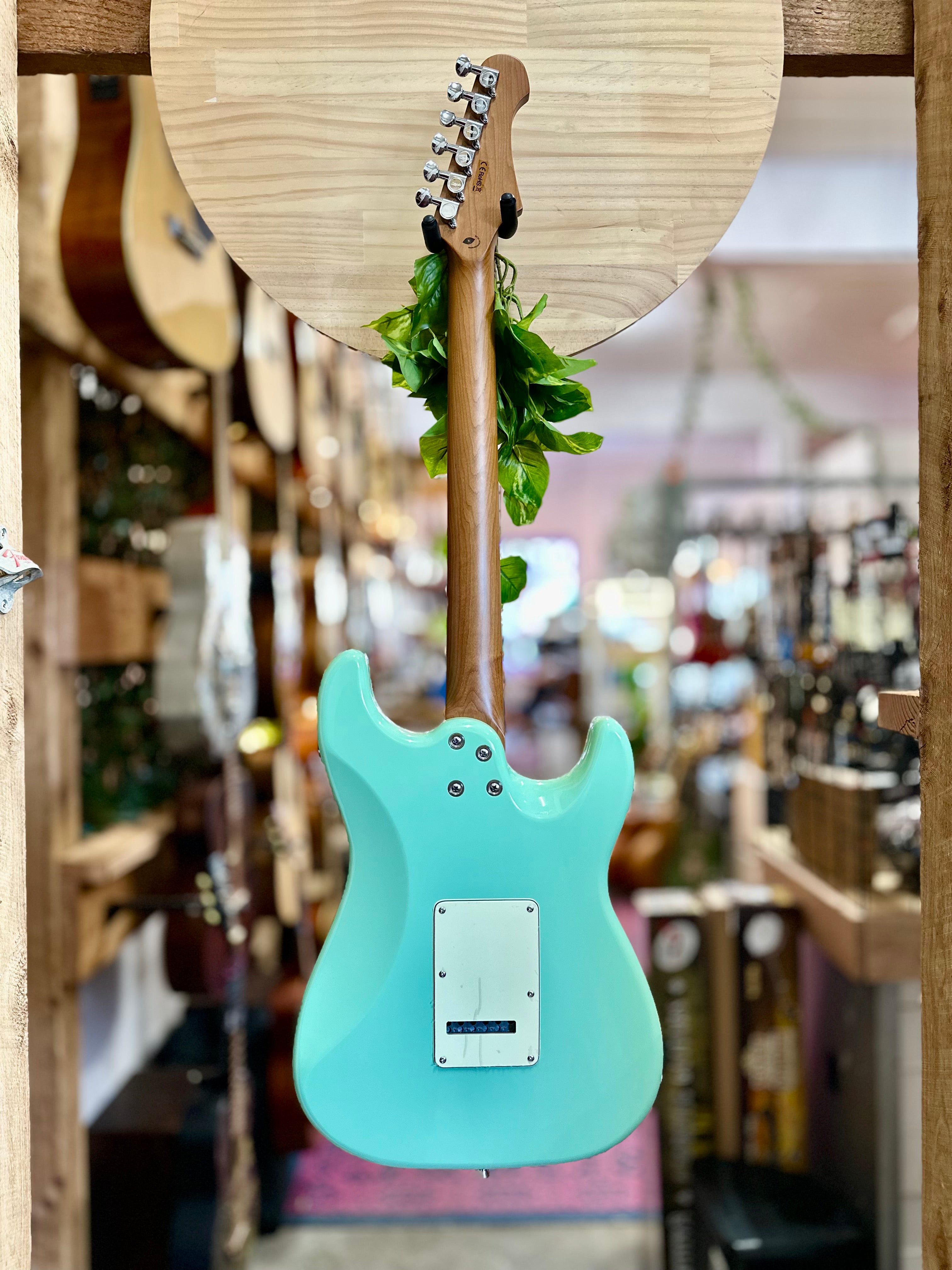 Jet Guitars | JS-400 HSS | Lefty | Surf Green Jet Guitars | JS-400 HSS | Lefty | Surf Green